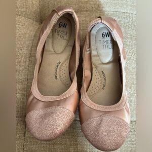 Women’s ballet flats. Rose gold/tan.